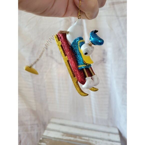 Disney Daffy duck sledding sparkle spring ornament Xmas holiday tree - Picture 3 of 7